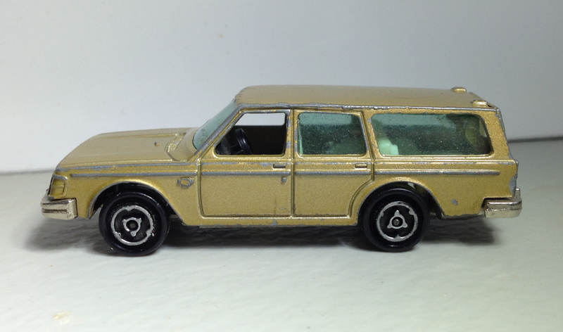 Illustration for article titled Wagon Wednesday: Majorette Volvo 245 DL Estate (Brown Wagon!!)